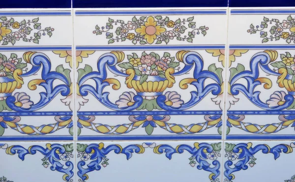 Intricate Blå Och Guld Kaklade Vägg Butiksväggen Tarifa Andalusien — Stockfoto