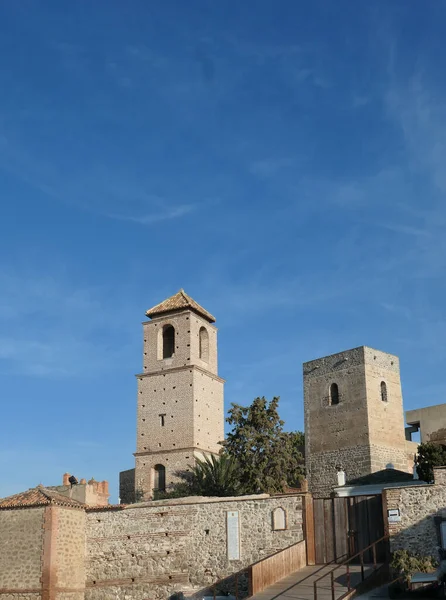 Dois Edifícios Torre Quadrada Castelo Árabe Aldeia Andaluza — Fotografia de Stock