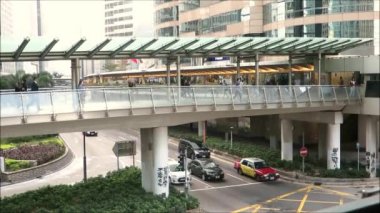 Hong Kong, Doğu Asya - 25 Kasım 2019: İşletme merkezindeki işlek caddelerin üzerindeki Orta Yol