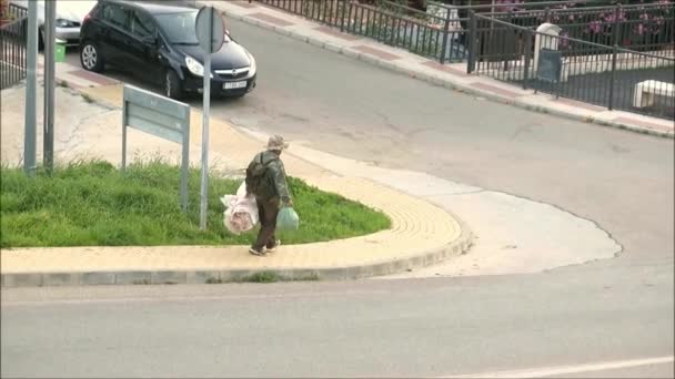 Alora España Diciembre 2018 Homeless Man Walking Outskirts Andalusian Village — Vídeos de Stock