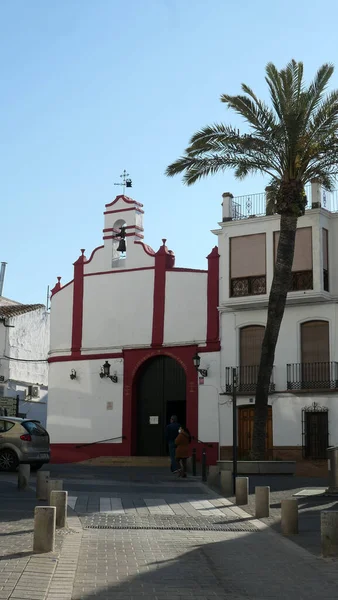 Nieuw Geschilderd Vera Cruz Kerk Voorste Hoogte Belfort Tegen Blauwe — Stockfoto