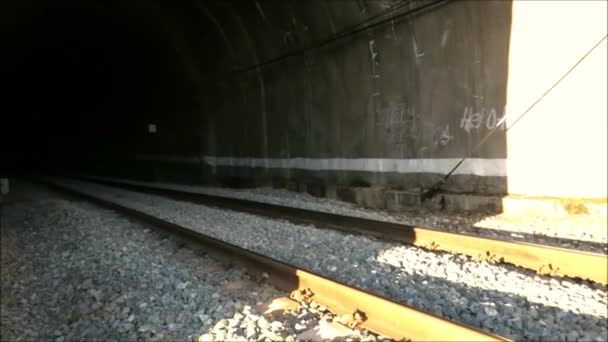 Железнодорожный Туннель Холмом Железнодорожный Тоннель Замковым Холмом Недалеко Алоры Андалусия — стоковое видео
