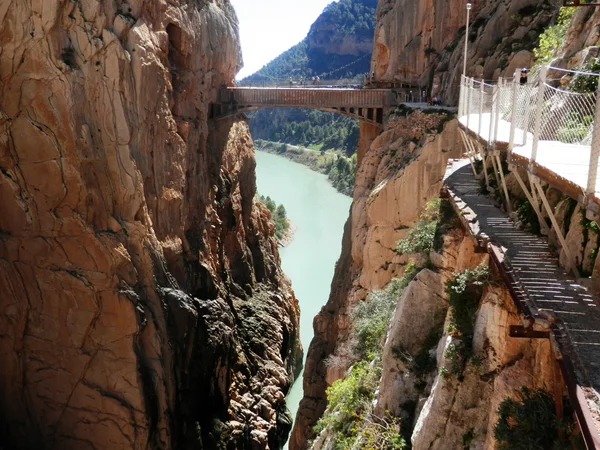 Bridge and Rockscape in gorge in El Chorro — Stock Photo, Image