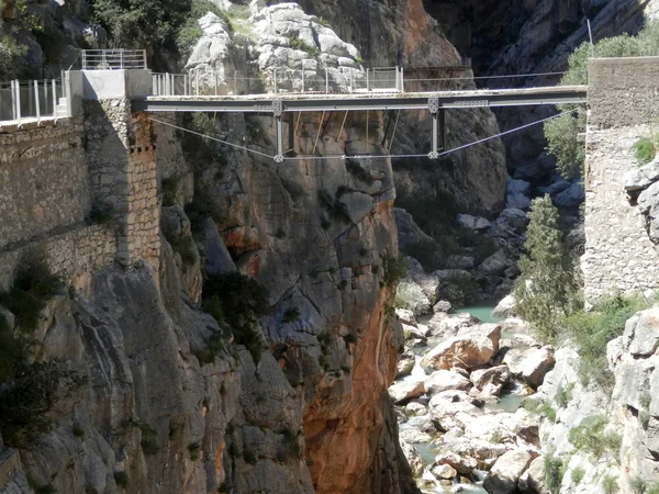 terkedilmiş bridge uygulamasında el chorro Milli Parkı