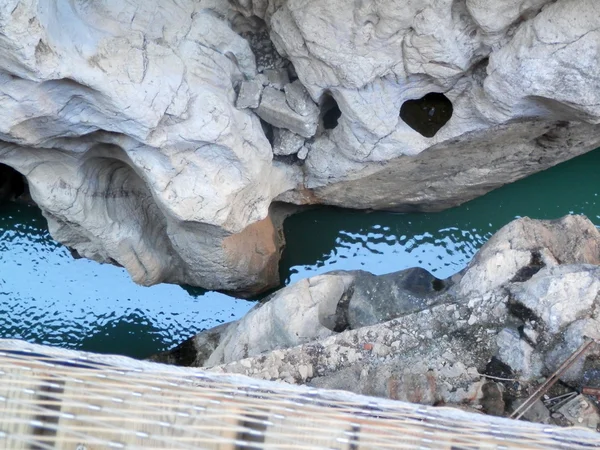 Rockscape suda gorge dolu