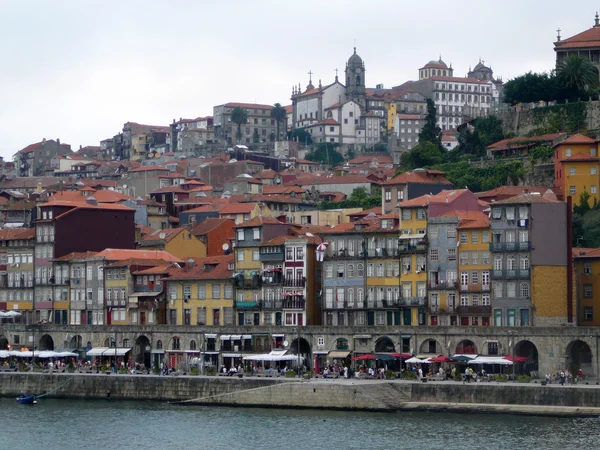 Alte häuser in porto, portugal — Stockfoto