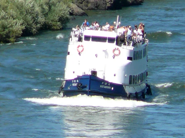 Turist färja på floden Duero, Portugal — Stockfoto