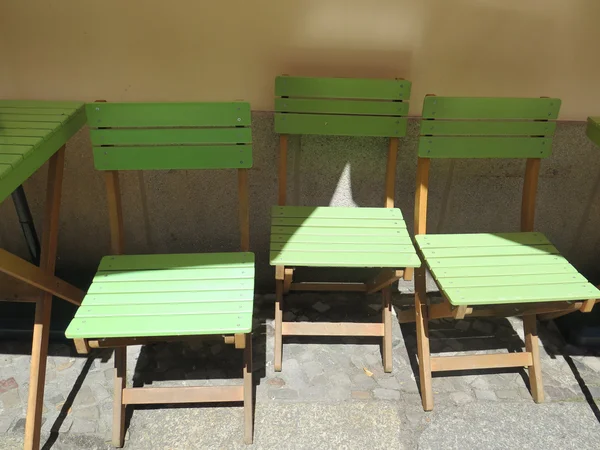 Grüne Stühle — Stockfoto