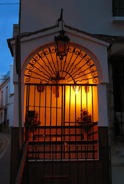 Santuario iluminado temprano en la mañana — Foto de Stock