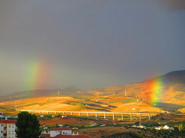 Dois arco-íris sobre Valley — Fotografia de Stock