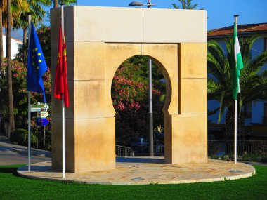 Roundabout Arapça kemer