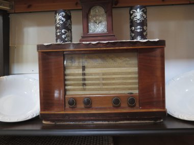 eski radyo seti