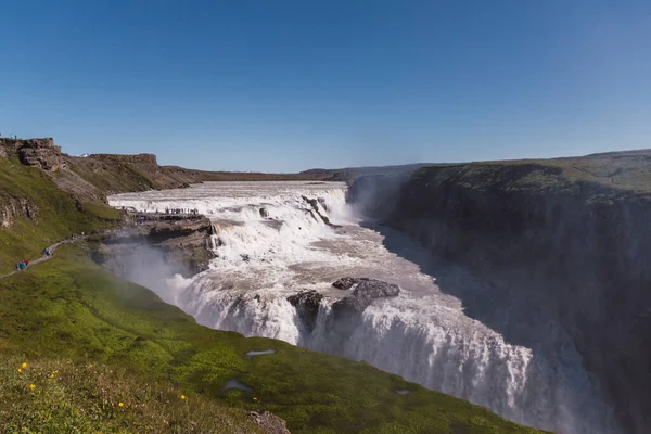 Velmi Vysoký Krásný Vodopád Islandu Snový Vodopád Zelených Údolích Krásného — Stock fotografie