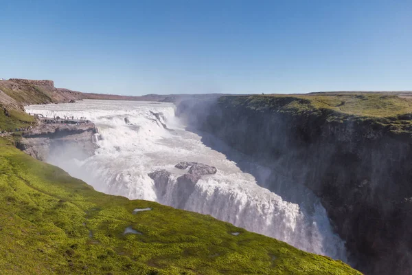 Velmi Vysoký Krásný Vodopád Islandu Snový Vodopád Zelených Údolích Krásného — Stock fotografie