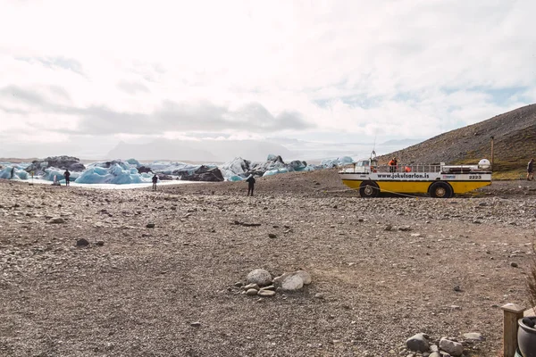Veículo Anfíbio Lagoa Glaciar Islândia — Fotografia de Stock