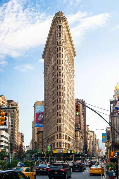 Edificio Flatiron Atasco Tráfico Coches Taxis Nueva York Julio 2019 — Foto de Stock