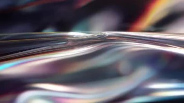 Sıvı krom yüzey, krom sapma, arıza engelleme dalgalanması, prizmatik metalik yansıma, yanardöner dalga bozulması, koyu arkaplanda fütüristik optik metal dokusu.