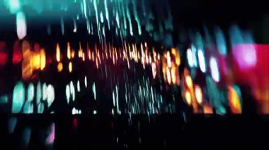 Soyut ışık dokusu, dikey bozulma çizgileri, kırmızı turuncu ve beyaz parıltı, analog parazit tarama çizgileri, dijital gürültü deseni, sinematik ışık yayma efekti, fütüristik veri arızası, yoğun enerji görsel arkaplan