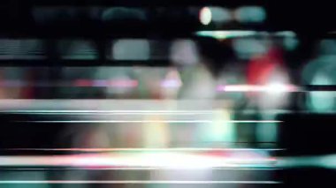 Soyut arıza ışığı arka planı çizer, yatay neon çizgileri, optik işaret hareketi, cyan kırmızı renk kontrastı, fütüristik dijital parazit dokusu, analog ışık bozulması, holografik parlaklık, hızlı hareket enerji izi