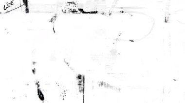 Beyaz sıkıntılı yüzeyi, siyah çizikleri, soyut çizikleri ve ince grunge dokusu olan minimal monokrom arkaplanı