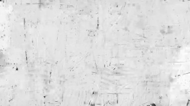 Minimum beyaz grunge doku arka plan, tırmalanmış alçı yüzey, hafif sıkıntı izleri, yıpranmış boya katmanları, analog ses dokusu, hafif erozyonlu kaba tuval, soyut nötr medya arka planı