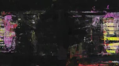 Koyu grunge karışık medya dokusu arka plan, kaotik kolaj parçaları ile siyah baskın yüzey, sıkıntılı boya katmanları, çizik tuval, analog gürültü paraziti, yıpranmış endüstriyel hasar, derin gölgeler ile kaba soyut kompozisyon