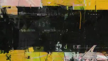 Sarı kenarlı siyah grunge dokusu, ağır endüstriyel boya tabakası, sıkıntılı kentsel kolaj arka planı, çizik yüzey, karanlık karışık medya kompozisyonu, cesur poster parçaları.