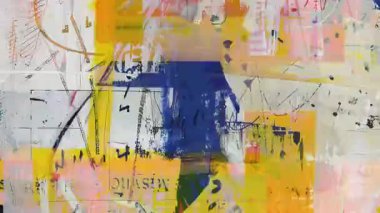 Sarı mavi boya blokları, mürekkep sıçramaları, karalama vuruşları, grunge dokusu, sıkıntılı poster katmanları, soyut kentsel kompozisyon arka planı ile renkli bir medya kolajı