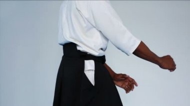 Siyah hakama dövüş sanatları ustası