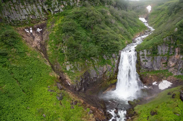 Air Terjun Tenang di Semenanjung Kamchatka, Rusia — Stok Foto