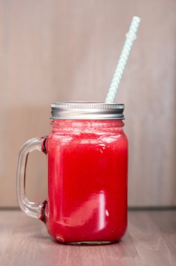 Tüp bir mason kavanoza karpuz güler yüzlü