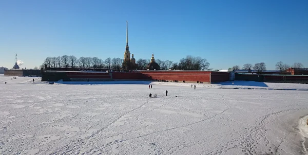 Buz balıkçılık merkezi Saint-Petersburg içinde