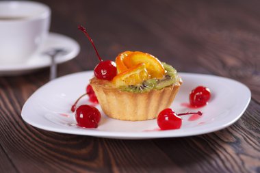 Kivi pasta portakal ve vişne ile