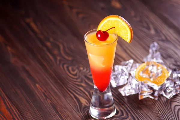 Cocktail Tequila Sunrise. Ghiaccio . — Foto Stock