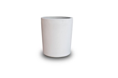 Beyaz arka planda çıplak beton baz saksısı.