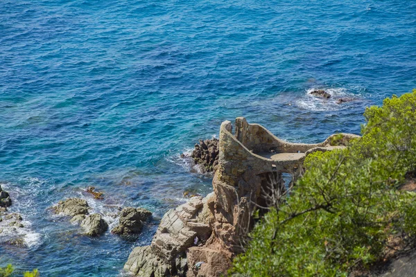 令人难以置信的美丽的岩石海岸 — 图库照片