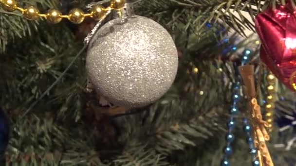 Christbaumschmuck Zum Anfassen — Stockvideo