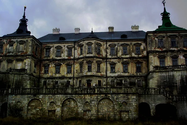 Castelo Velho Escuro Sombrio Pidhirtsi Residência Reis Nobres Poloneses Fotografia De Stock