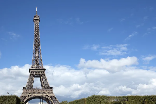 Torre Eiffel vista panoramica lontana, copiare lo spazio — Foto Stock