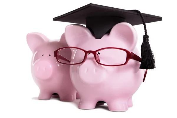 Piggy Bank estudiante universitario graduación concepto, educación —  Fotos de Stock