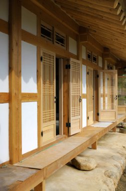 Geleneksel Kore ev giriş portre