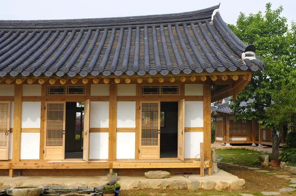 Traditionelles koreanisches Haus — Stockfoto