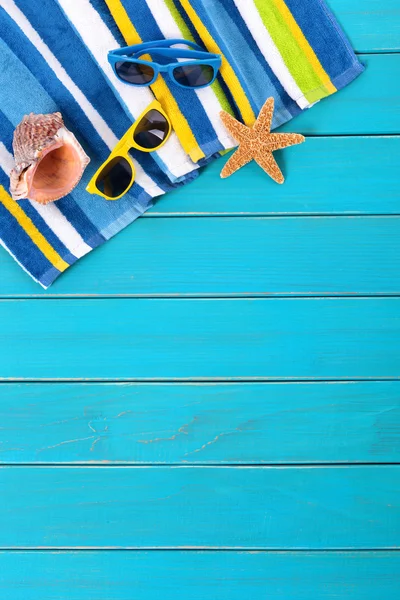 Escena de playa con terraza azul — Foto de Stock