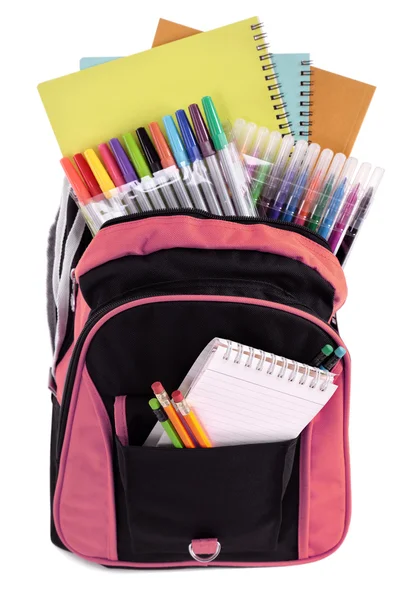 Iskola táska, hátizsák a nyitott és teljes könyveket és tollak — Stock Fotó