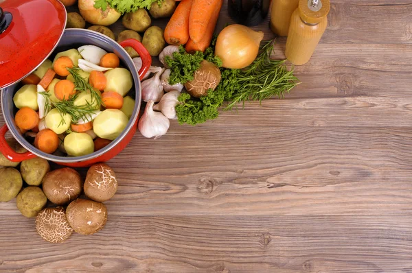 Casserole with organic vegetables — Stock Photo, Image