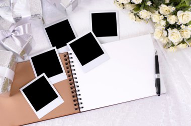 Düğün hediyeleri ve fotoğraf albümü