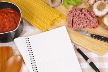 Yemek tarifleri ile spagetti bolognese için malzemeler