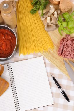 Yemek tarifleri ile spagetti bolognese için malzemeler