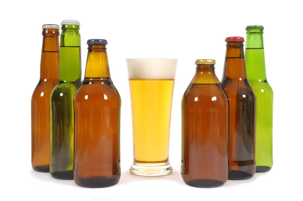 Birra con diverse bottiglie — Foto Stock