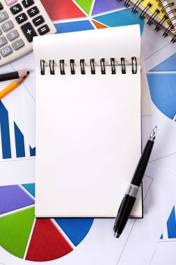 Boş Not Defteri ile finansal arka plan